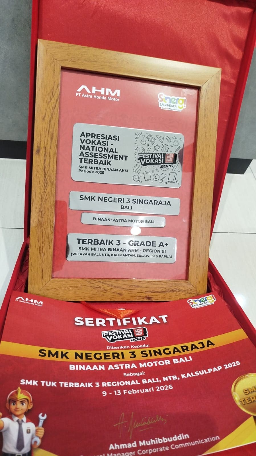 SMK Negeri 3 Singaraja Meraih Prestasi Terbaik 3 SMK-Grade A+ Mitra Binaan AHM Region 3 Dalam Ajang Awarding Festival Vokasi Satu Hati 2026