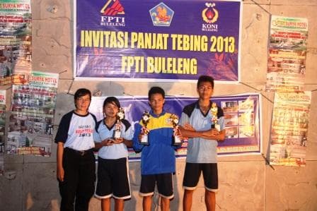 SISWA SMKN 3 SGR ADU KEMAMPUAN PADA INVITASI PANJAT TEBING