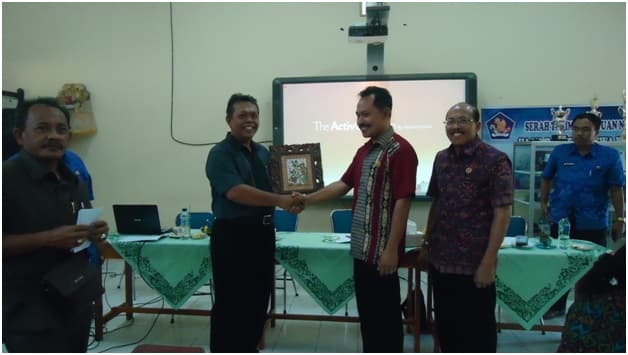 KUNJUNGAN KERJA UNSUR PIMPINAN DAN KOMISI III DPRD  KABUPATEN KLUNGKUNG KE SMK N 3 SINGARAJA