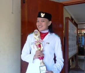 GURU DAN SISWA RAIH PRESTASI MENANDAI MOMEN HARI GURU NASIONAL