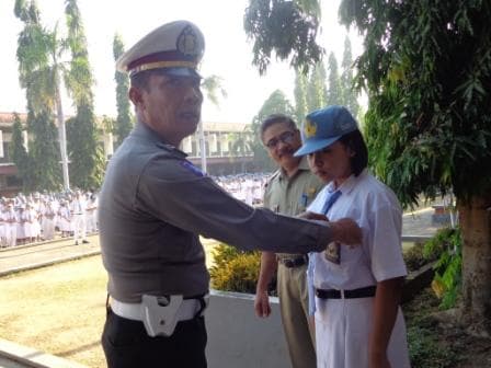 PENYEMATAN PIN PELOPOR KESELAMATAN BERLALU LINTAS